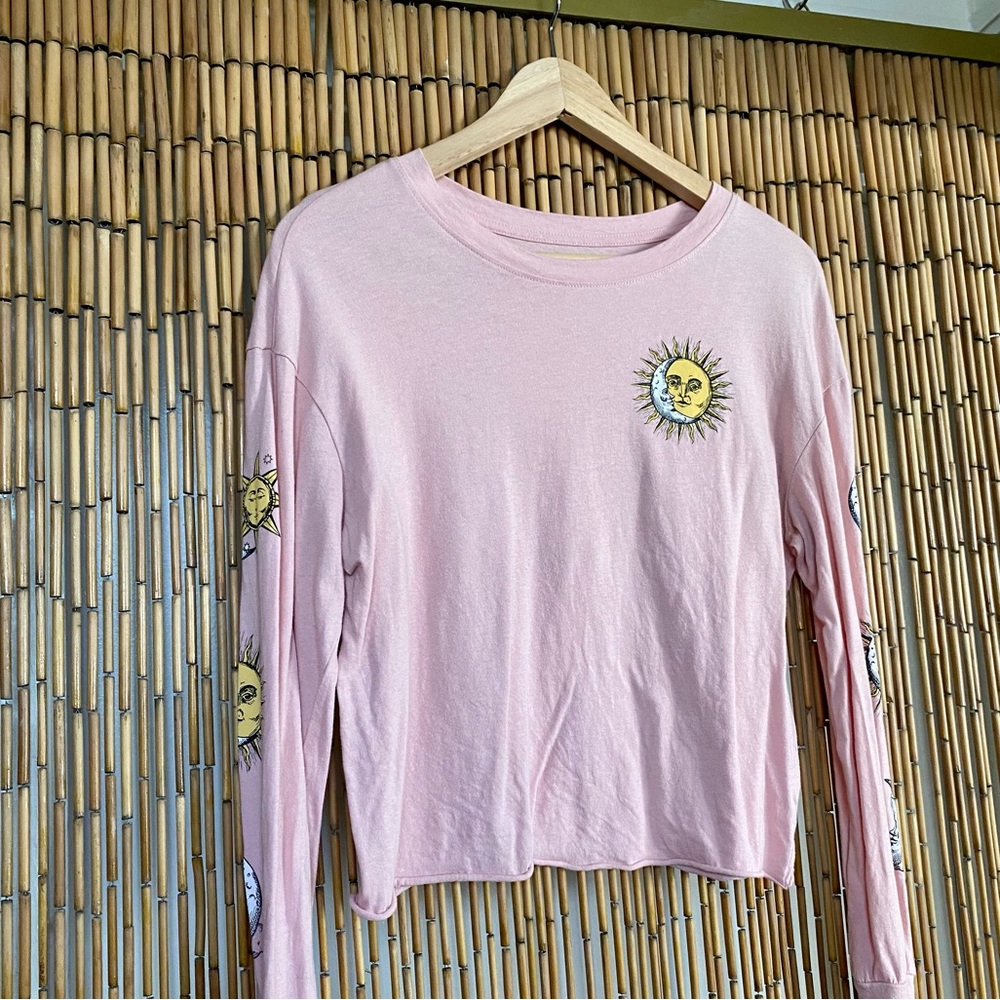 Light pink cropped sun/mood long sleeves t shirt, size S